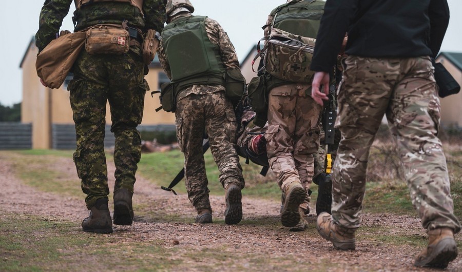 evacuation of wounded soldier