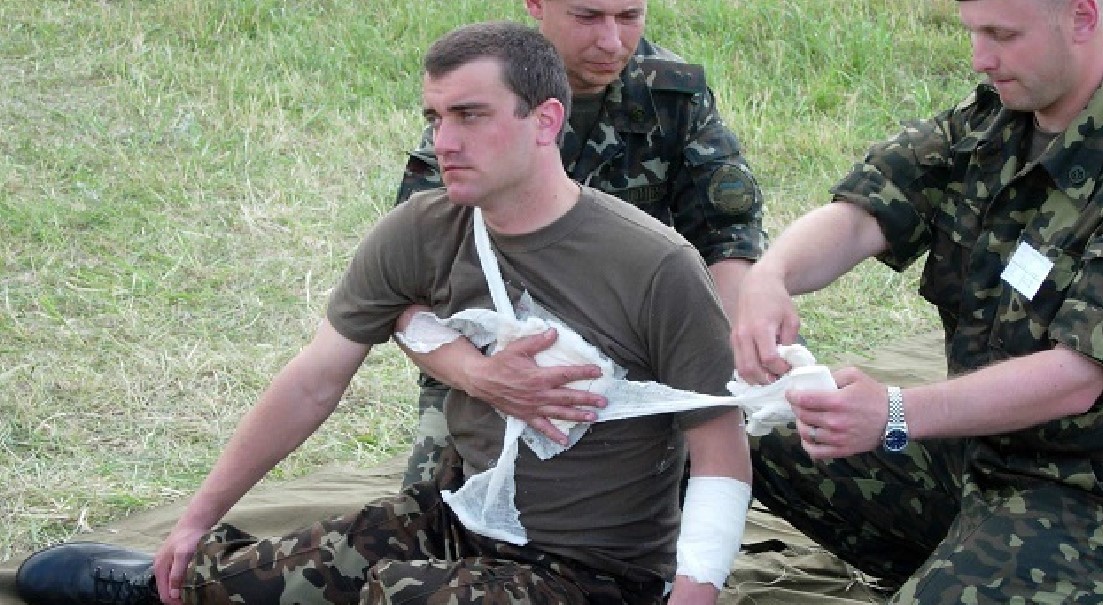 Providing assistance for penetrating chest injury