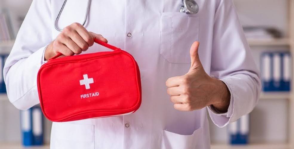 Recommendations and norms of the Ministry of Health for a first aid kit in a bomb shelter