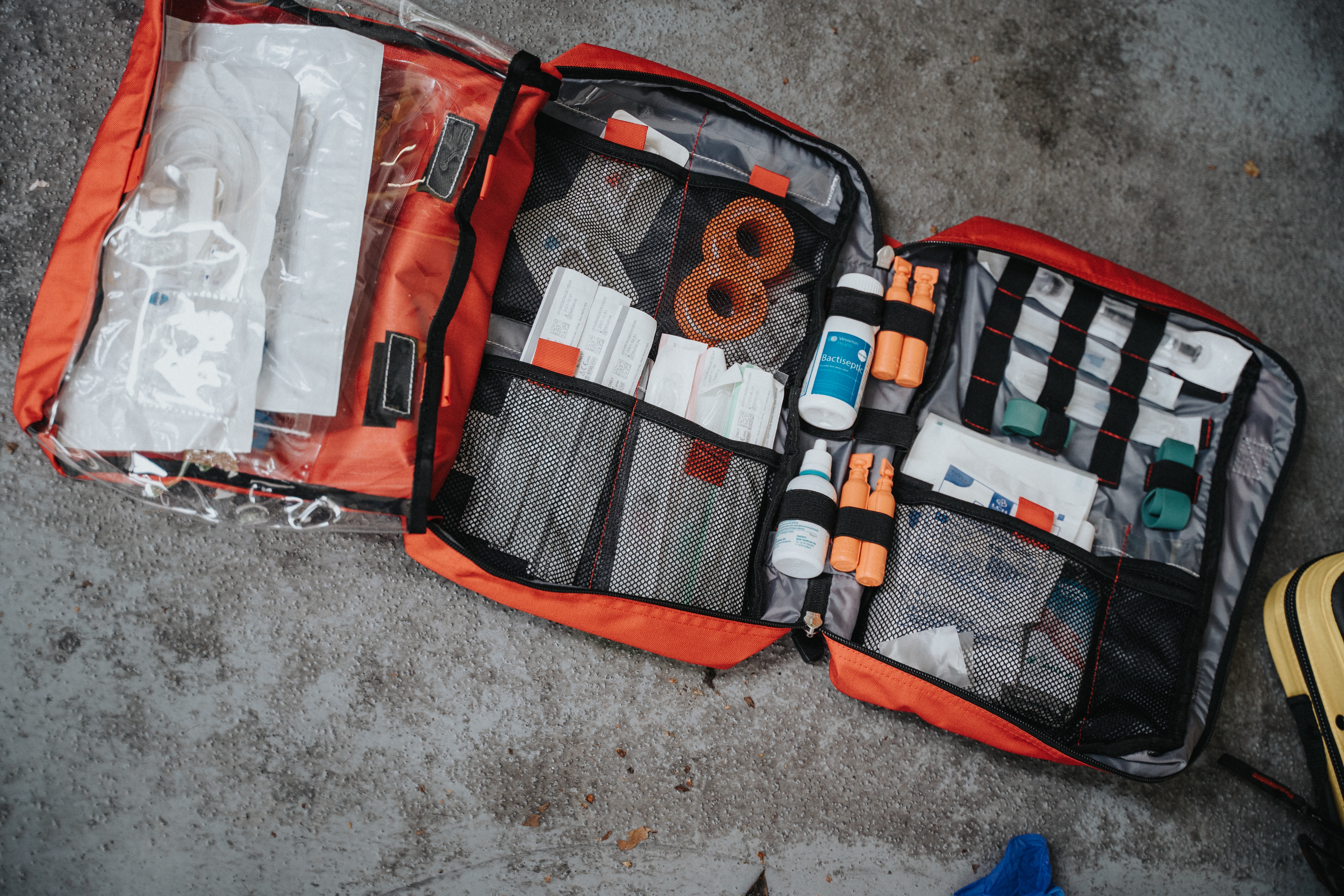 What is a tactical first aid kit: equipment according to the IFAK standard