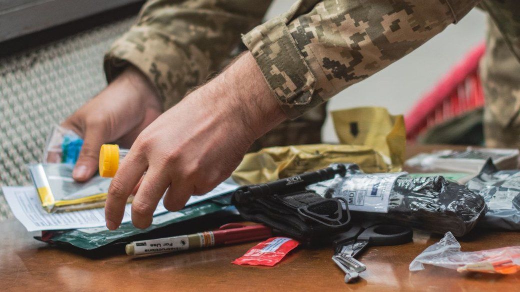 Pill pack: what medicines a soldier needs in his individual first aid kit