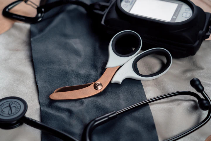 Атравматичні ножиці XSHEAR White